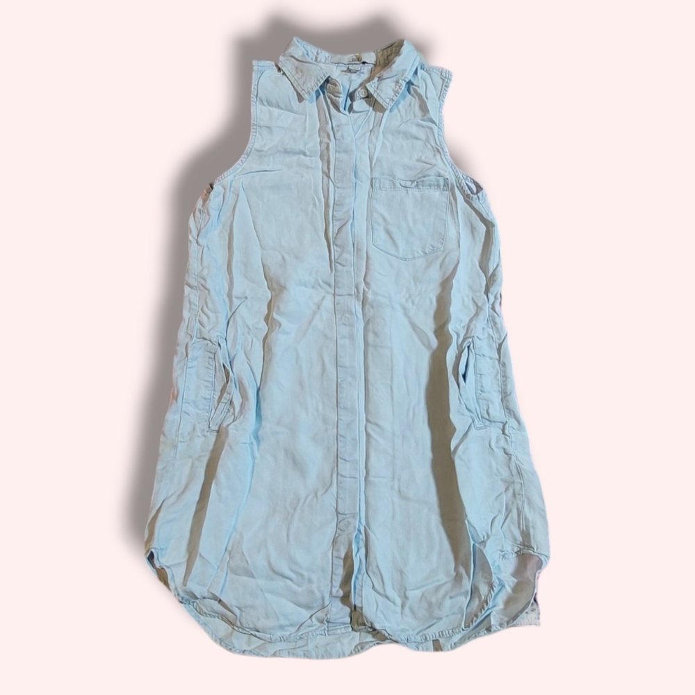 Thread & Supply Light Gray Sleeveless Button Down Shirt